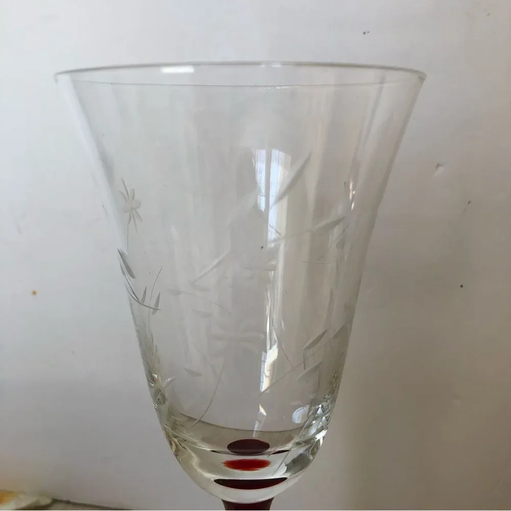 TULIP STEM BELL SHAPENWINE GLASS SET OF 2 ART GLASS RUBY RED 8